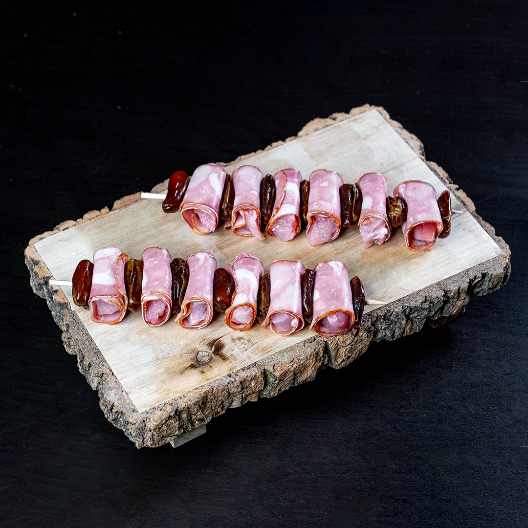 Espetadas de Perú com bacon